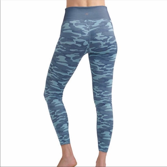 Splendid Ladies' Camo Legging LARGE lounge athletic comfort stretchy Athleisure - Picture 6 of 6